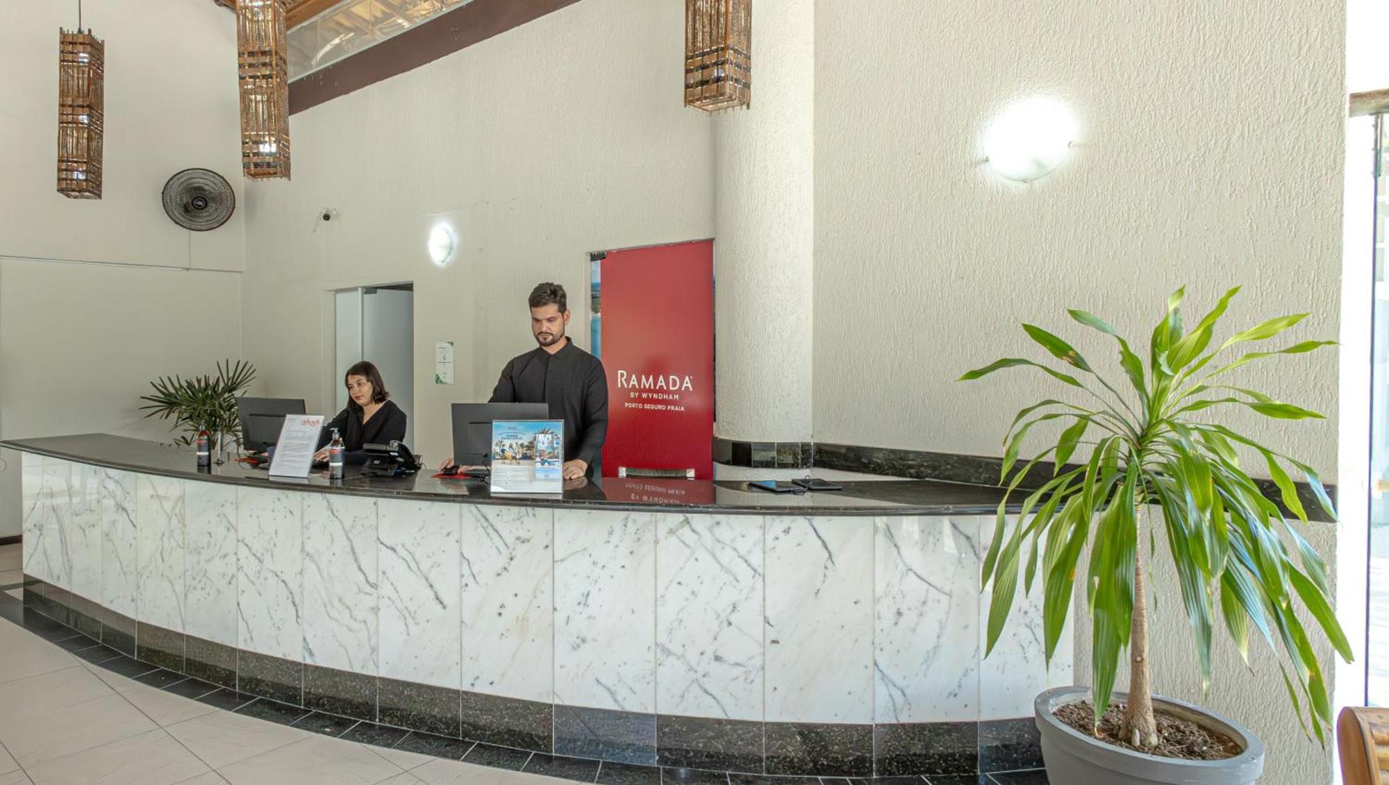 Ramada By Wyndham Porto Seguro Praia Exterior photo